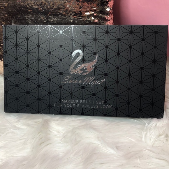 Makeup Brush Set - Picture 4 of 4